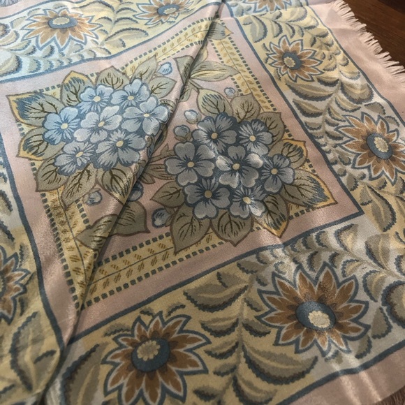 Echo Ice Blue Floral 100% Silk Scarf, vintage - Picture 6 of 6